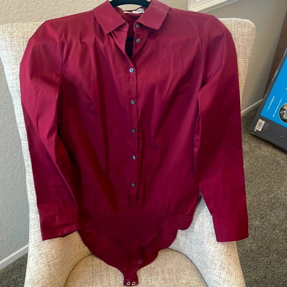 Express Women’s Button up business/dress shirt